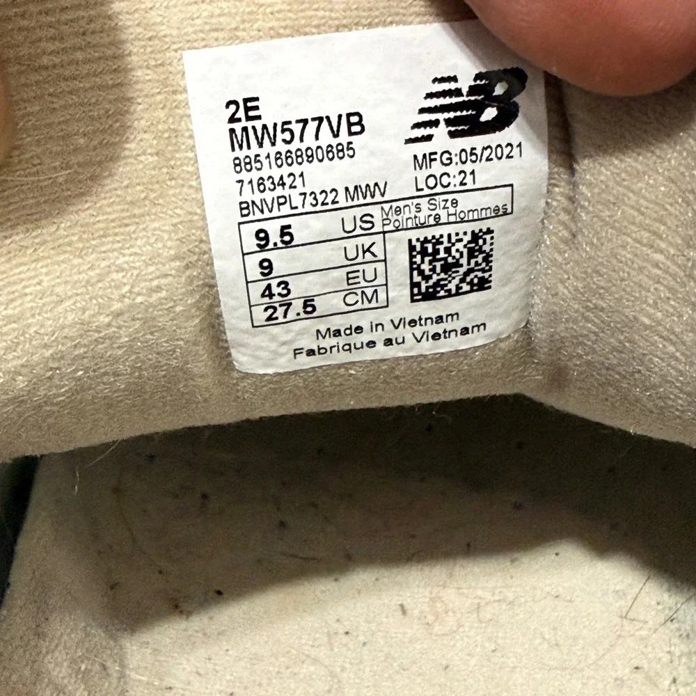 New Balance 577 Hook and Loop Walking Shoes Mens 9.5 Wide 2E Bone Beige MW577VB